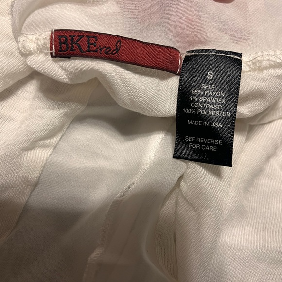 BKE White quarter sleeve shirt with sheer stripe down the back. - Picture 4 of 4